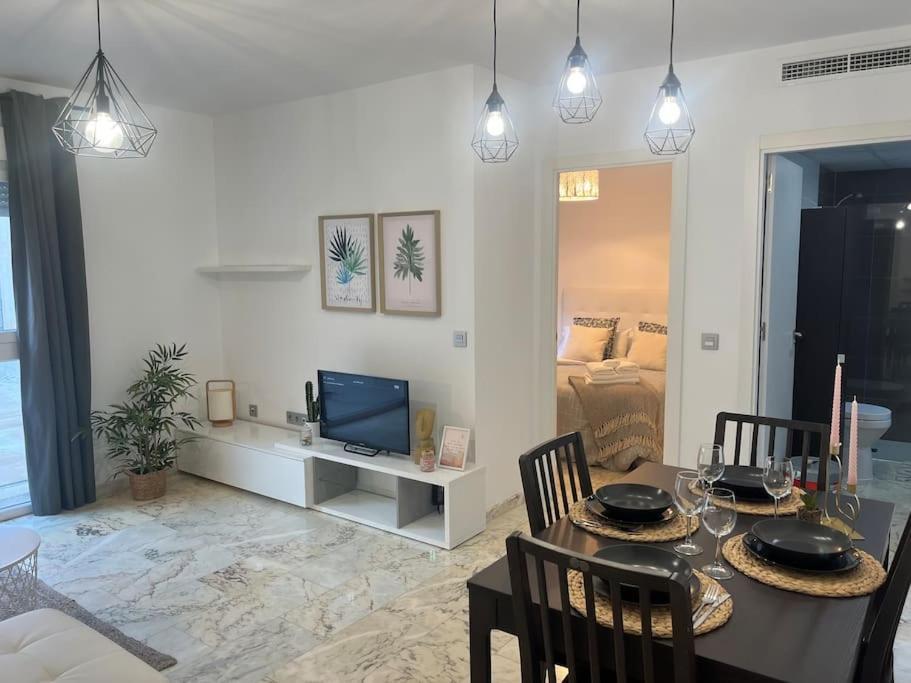 Love Rent4 Malaga Lyli Torremolinos Exterior foto